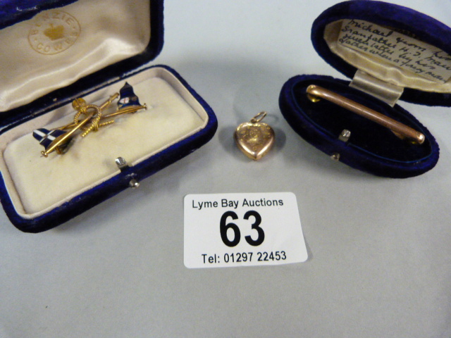 9 ct gold pin ( weight 3.2g), a 9 ct gold heart (weight 1.4g) and an enamelled brocch - Image 2 of 2