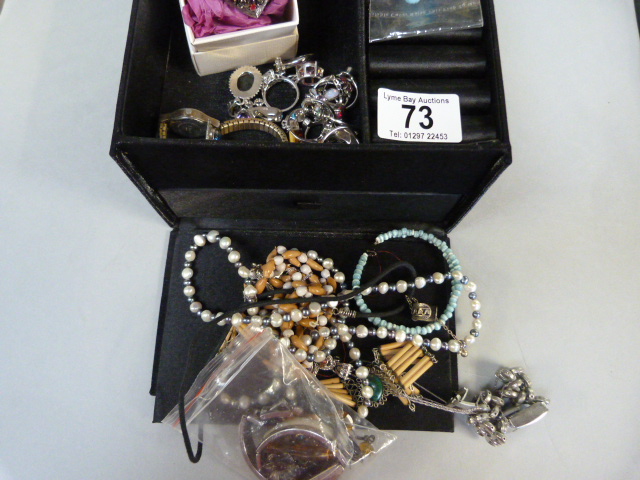 Quantity of costume jewellery including silver rings etc. - Image 7 of 9