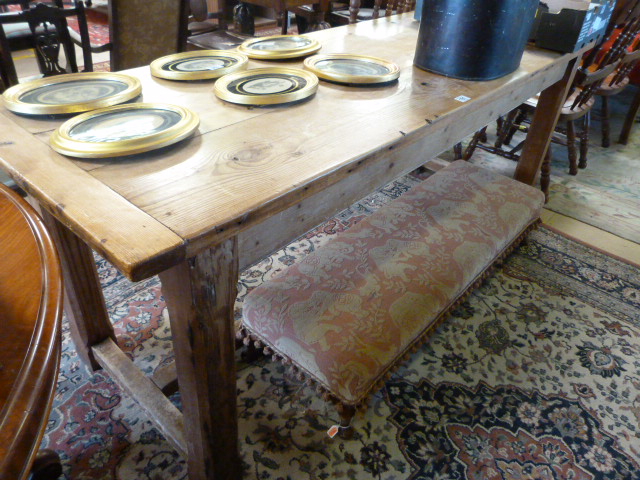 A pine refectory table - Image 3 of 9