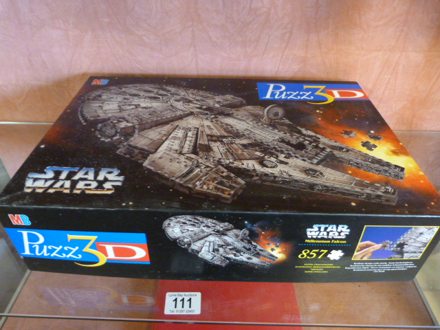 A 3D puzzle of "Star Wars" The Millennium Falcon