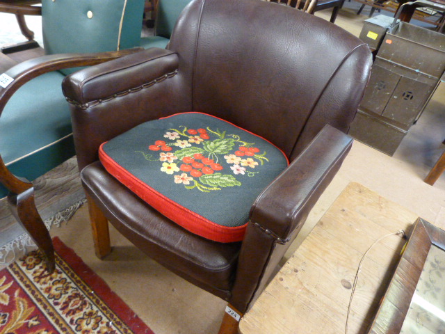 An oak framed office style chair - Image 8 of 9