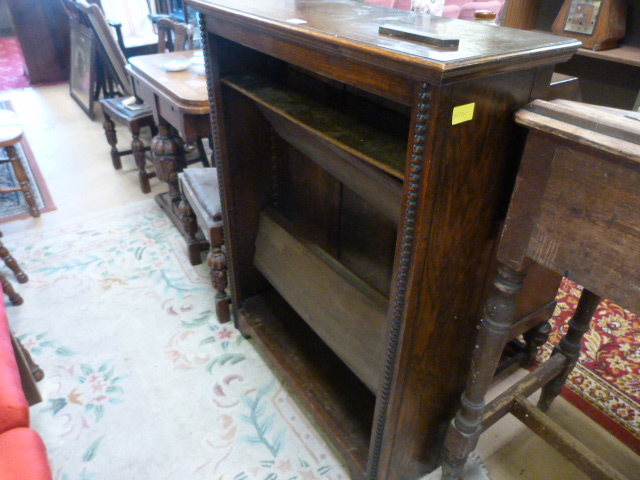 An oak freestanding bookcase - Image 2 of 9