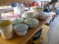Large quantity of enamelled items