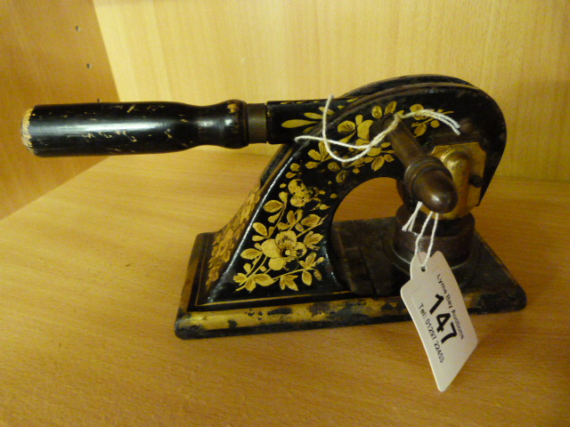 A Vintage sewing machine - Image 10 of 10