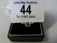 A diamond solitaire ring set in 18ct white gold and platinum- approx 1ct diamond