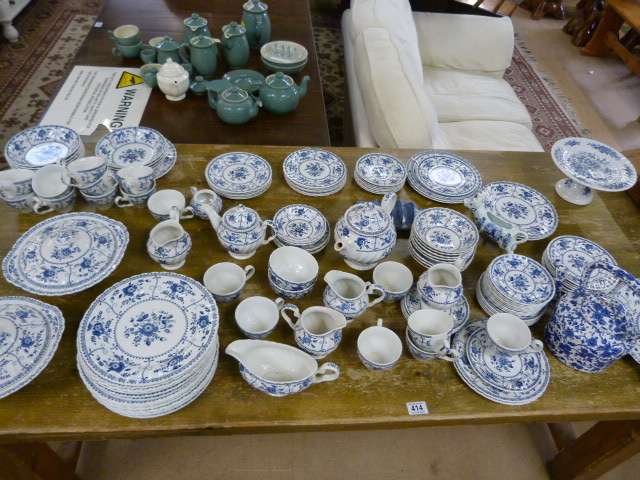 Large part blue and white dinner and tea service - Image 2 of 2
