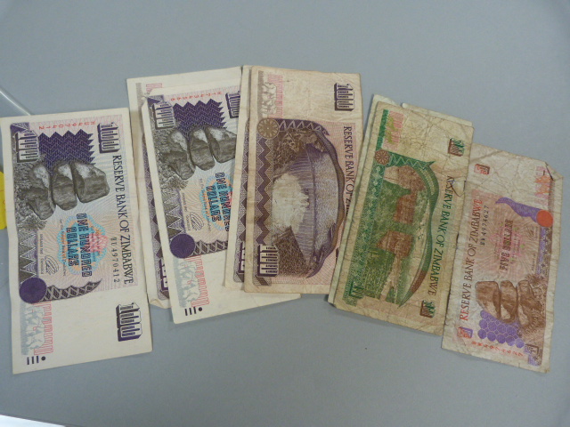 A collection of 535 Zimbabwean Dollars - Image 2 of 3