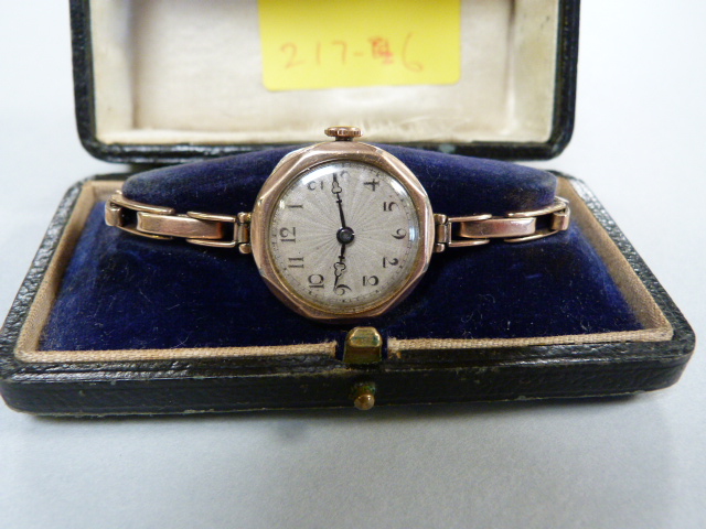 A ladies 9ct gold wristwatch