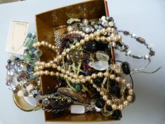 A quantity of various costume jewellery