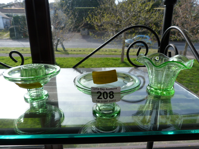 Three pieces of uranium glass - Image 3 of 3