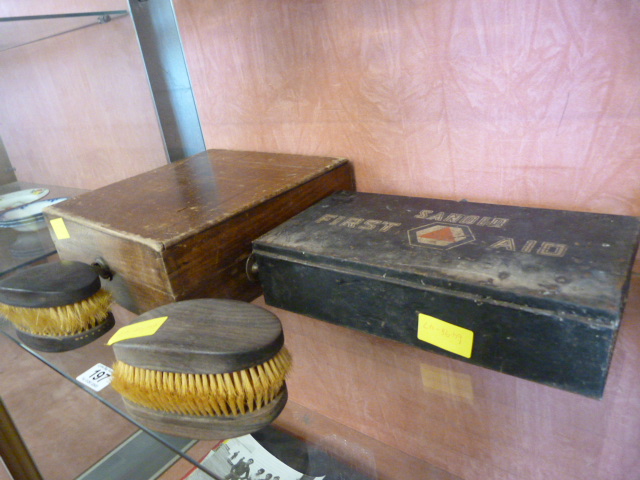 Vintage first aid kit, box and four various brushes - Image 2 of 3