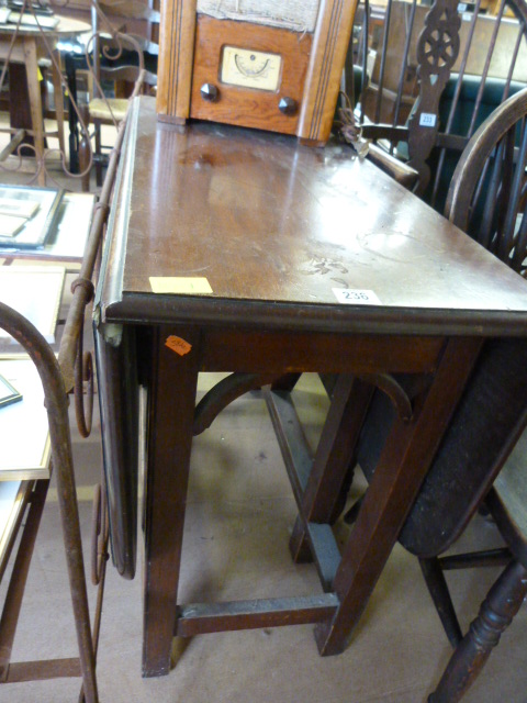 A Mahogany drop leaf table - Image 2 of 3