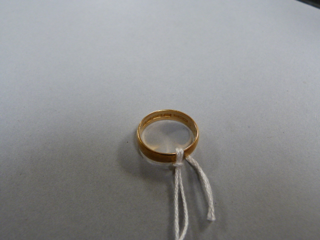 A 22ct Wedding Ring - Image 2 of 3