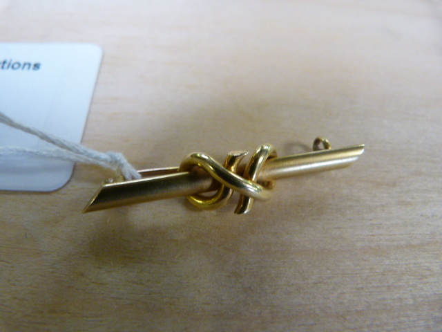 A 15ct gold bar brooch- weight 2.7g - Image 8 of 10