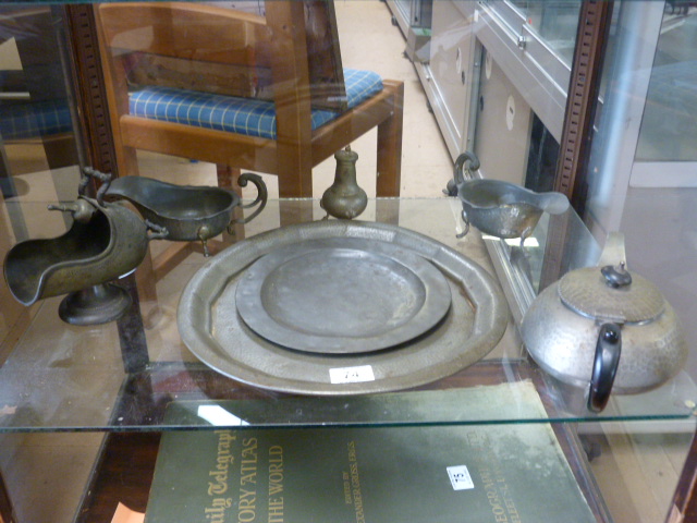 Quantity of various pewter, BM etc. including a small plate circa 1660 - Image 5 of 5