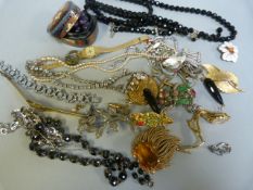 A quantity of various costume jewellery etc.