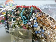 A quantity of costume jewellery