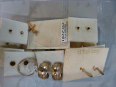 A quantity of various 9 ct gold earrings