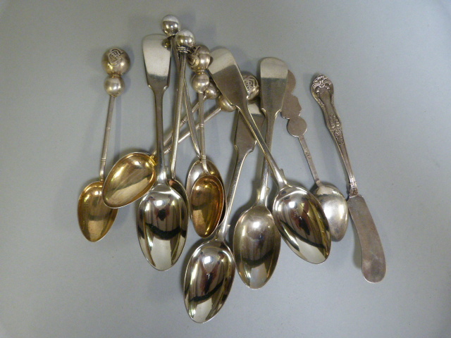 A quantity of oriental coffee spoons, A Tiffany & Co silverplated butterknife etc - Image 4 of 4