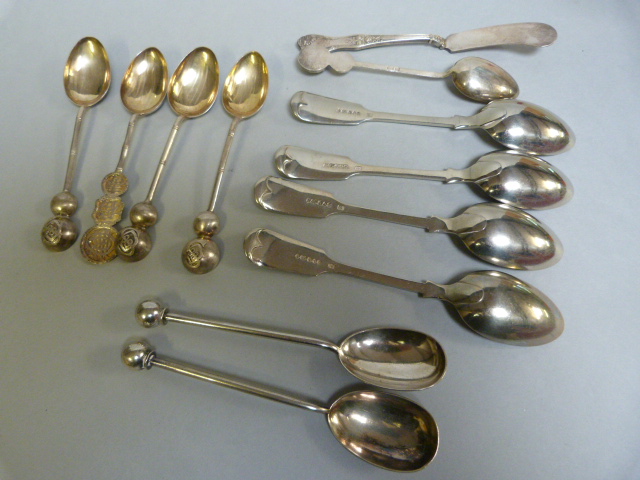 A quantity of oriental coffee spoons, A Tiffany & Co silverplated butterknife etc - Image 3 of 4
