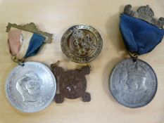 2 commemorative medals, badge and a medallion