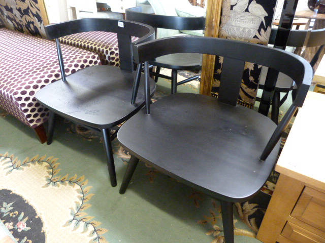 A pair of black lounge chairs - Image 3 of 5