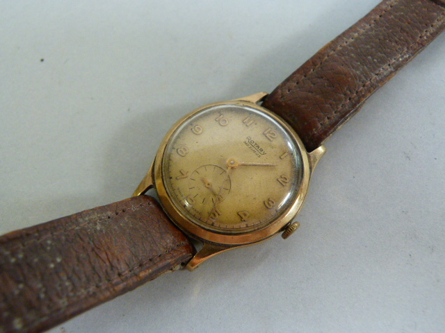 A gentlemans Rotary "Maximus" wristwatch with 9ct gold case, subsidiary second hand at 6 o' clock