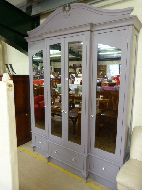 A large grey storage unit with mirrored doors - Image 6 of 14