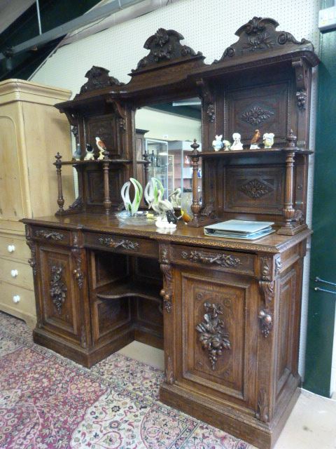 A large breakfront dresser with mirrored back - Image 3 of 3