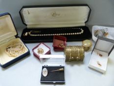 A quantity of costume jewellery to include some silver and gold