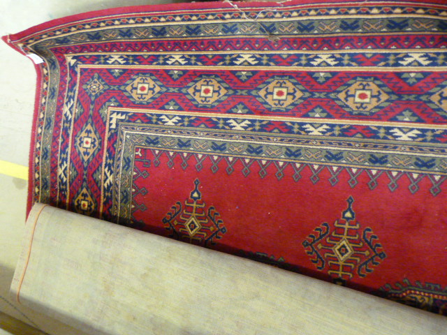 Large red ground carpet - Image 2 of 2