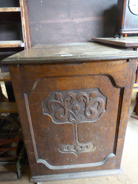 An oak trunk with Art Nouveau decoration - Image 2 of 2