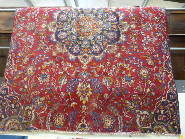 Red ground Persian Kashan carpet - Image 7 of 7