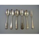 5 tea spoons and a cake fork, all hallmarked silver- total weight 94g