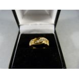 18ct Gold Ring with diamonds (small size)