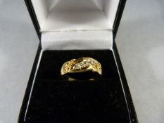 18ct Gold Ring with diamonds (small size)