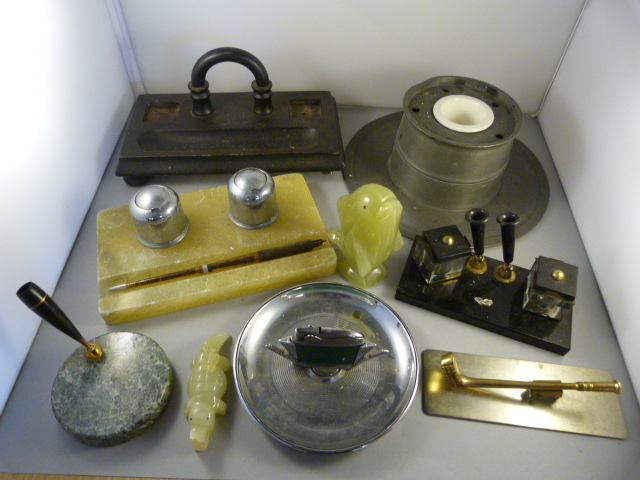 A collection of pen holders - Onyx some with glass inkwells etc - Image 2 of 2