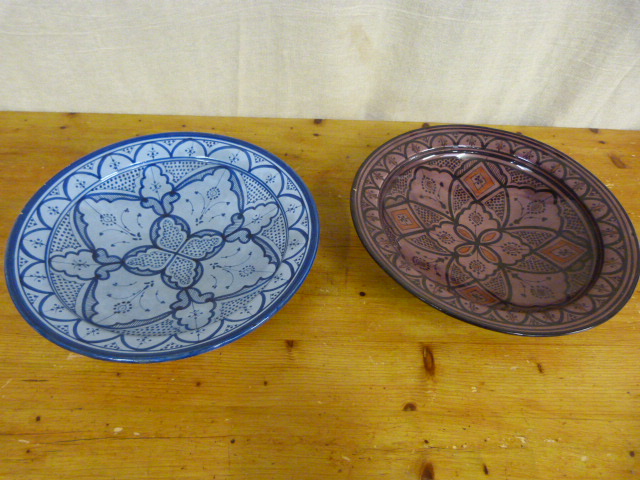 Two hand painted chargers - Image 2 of 2