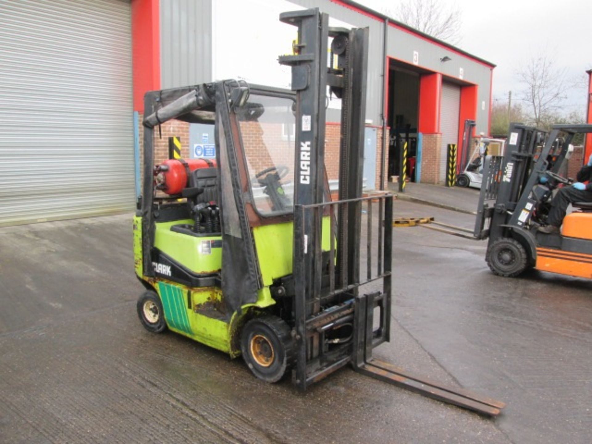 CLARK CGP16 LPG - VIN: P24511214GFF9124 - Year: 2000 - 2,039 Hours - Duplex Forklift, IWO** - Image 2 of 7