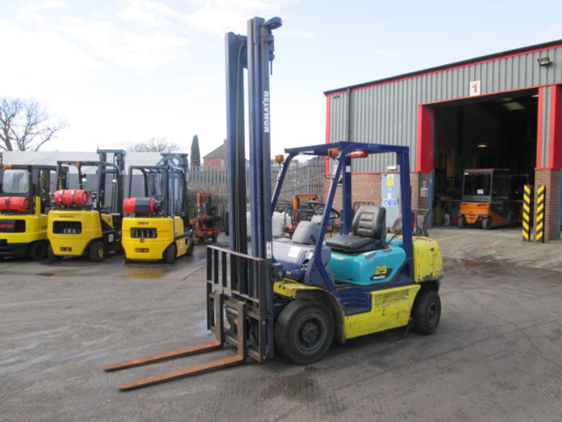 KOMATSU FG25HT-14 LPG - VIN: 552631R - Year: 2005 - 12,467 Hours - Duplex Forklift, IWO**