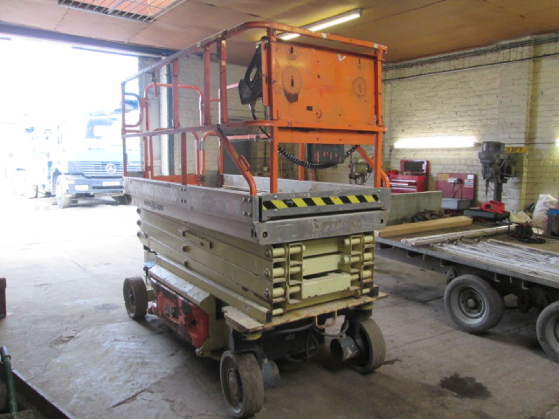 JLG 3246ES Electric - VIN: 1200001340 - Year: 2004 - 269 Hours - Scissor Lift, IWO** - Image 3 of 6