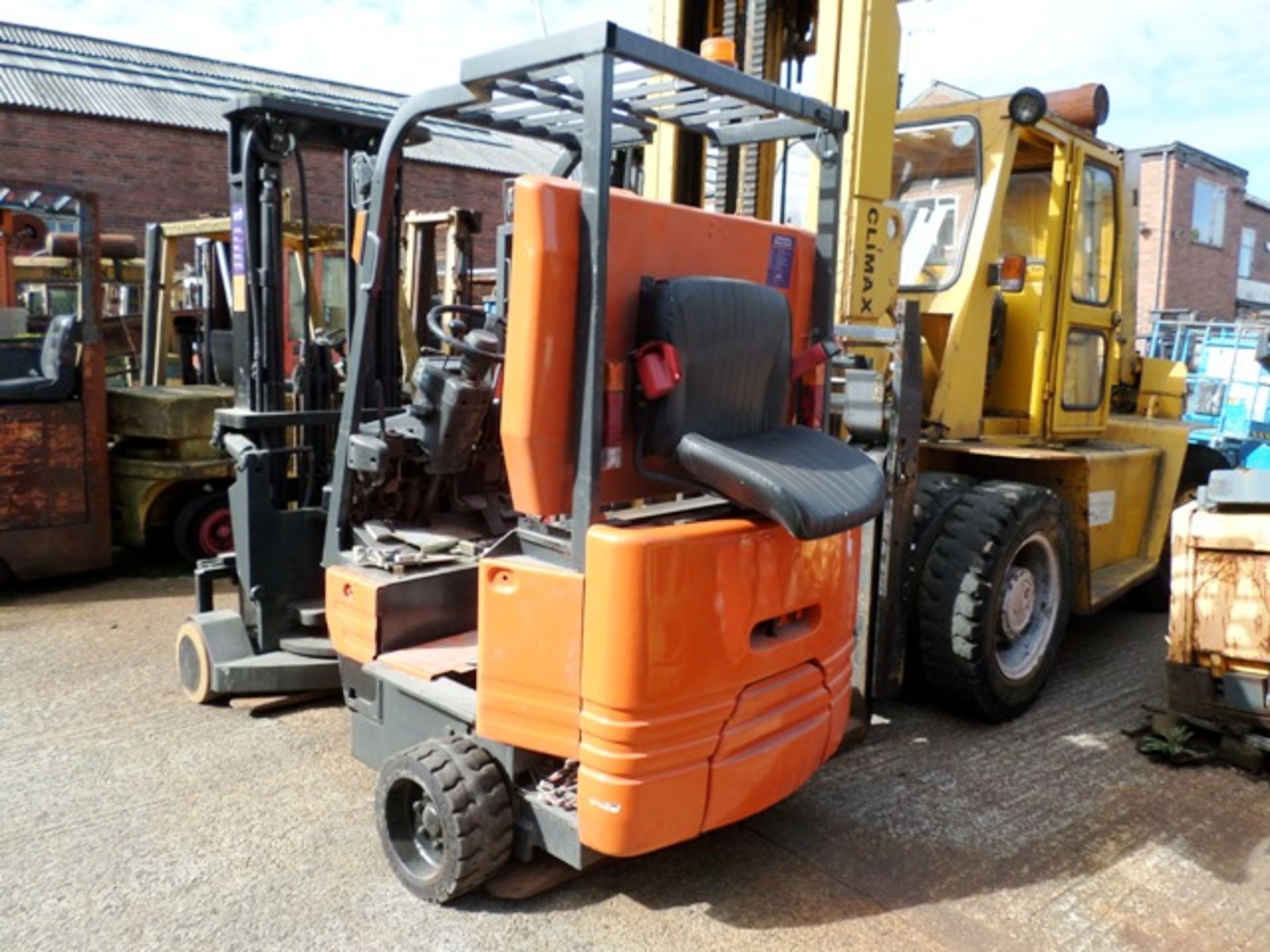 TOYOTA DPV15 Electric - VIN: TL3964 - Year: 1999 - N/A Hours - Articulated Forklift, 5M Triplex - Image 2 of 4