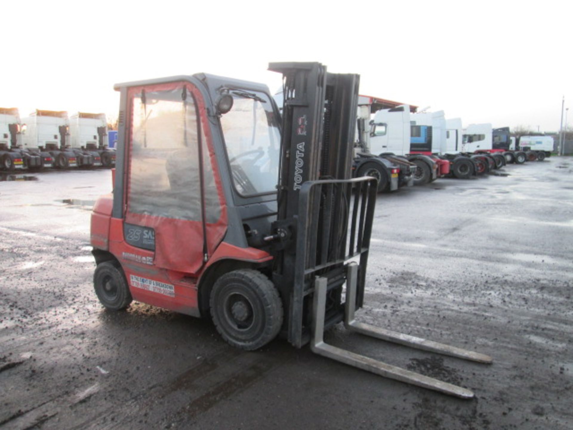 TOYOTA FDF25 Diesel - VIN: 607FDF25E16114 - Year: 2004 - N/A Hours - Triplex Forklift, **NON - Image 2 of 6