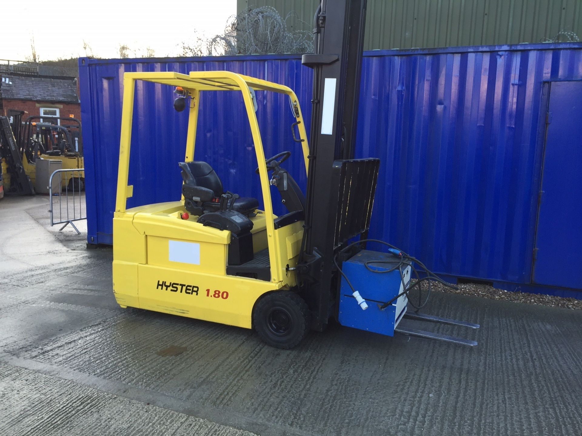 HYSTER J1.8XM Electric - Year: 2004 - TBC Hours - Triplex 3-Wheel Counterbalance Forklift, 6.3M