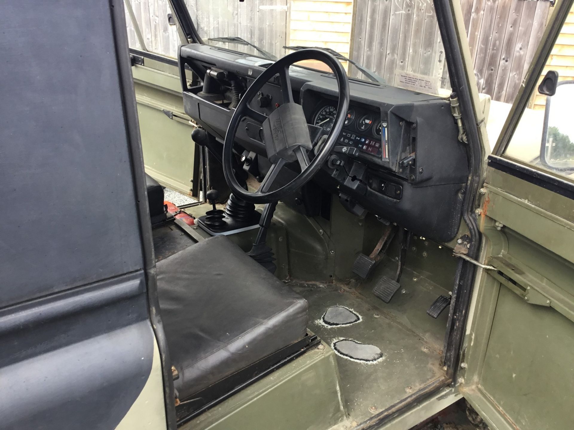 1990 Land Rover 110 Reg. no. Unregistered Chassis no. SALLDHAC7FA407380 Engine no. Unknown This - Image 3 of 6