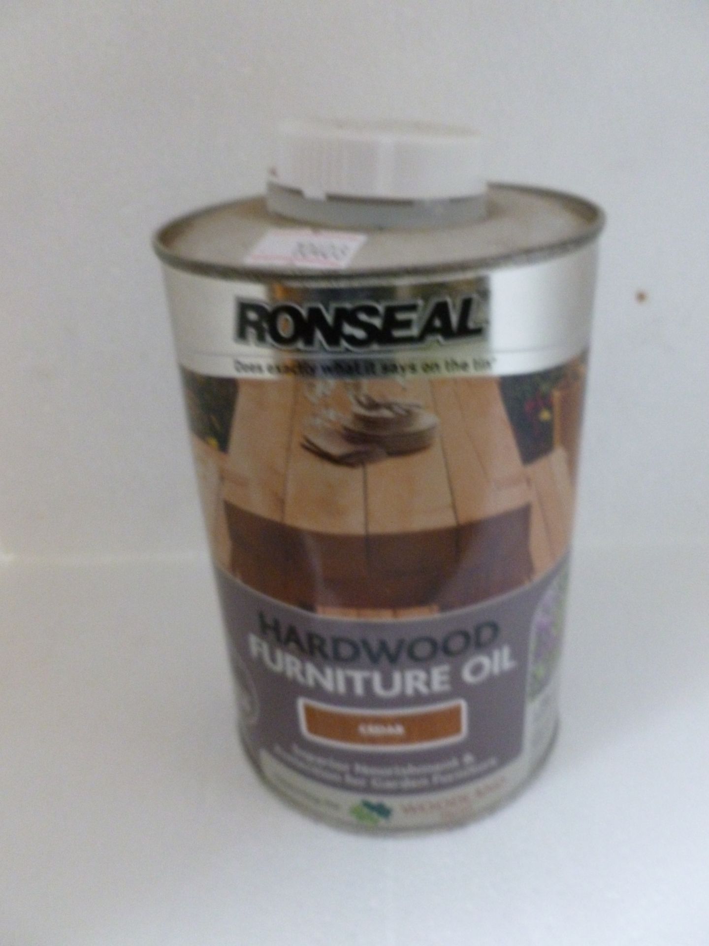 1L of Ronseal Hardwood Furniture Oil in Cedar Colo