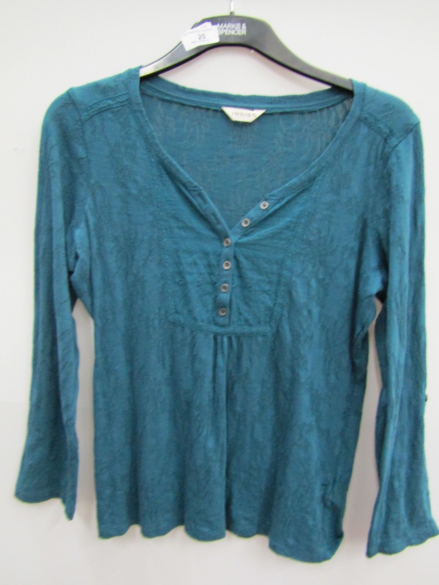 M&S Indigo Ladies Top Size 12. Please read lot zero prior to bidding.