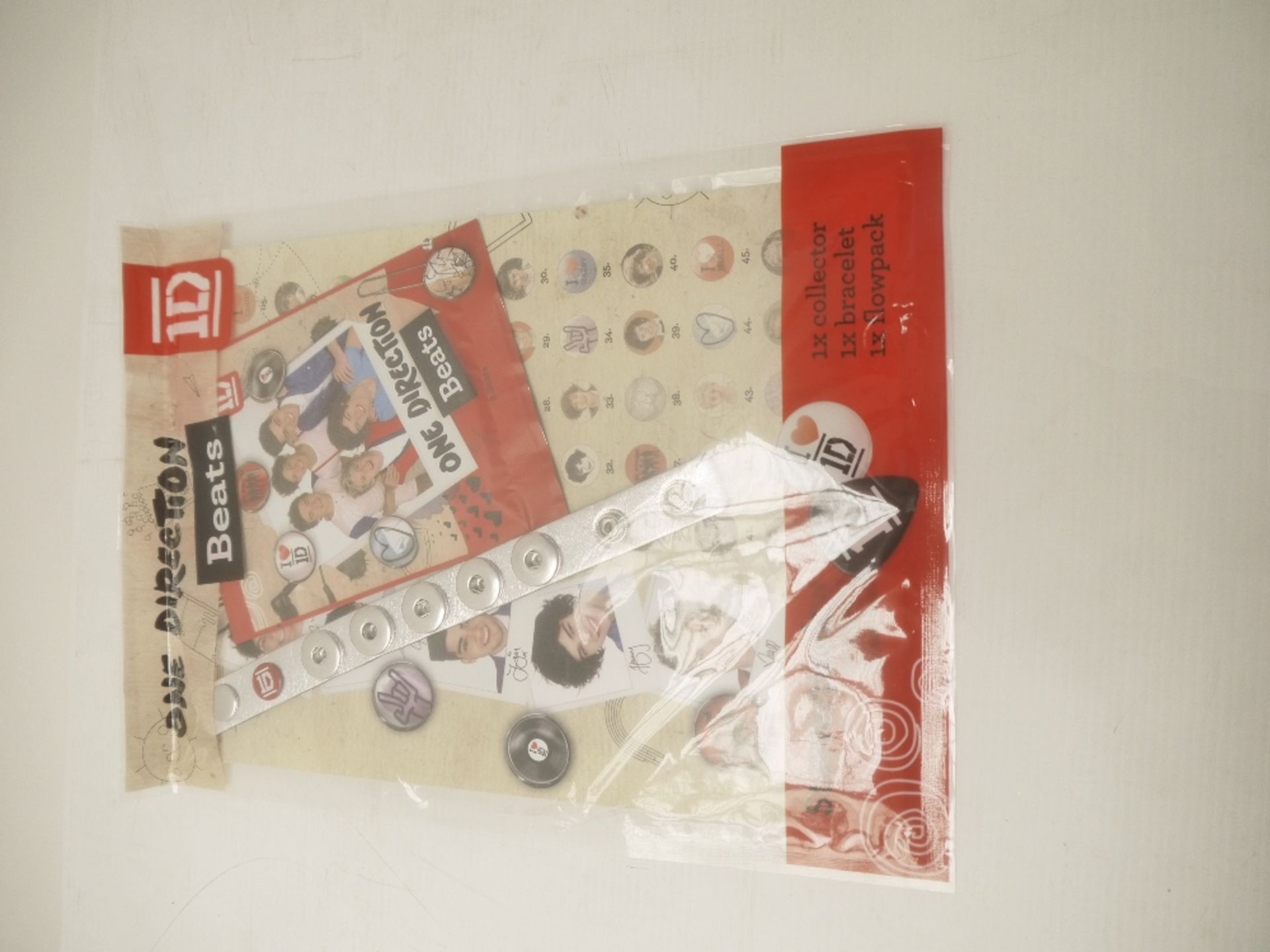 3x Approximately 20 OneDirection Starter Packs. All New In Packaging.