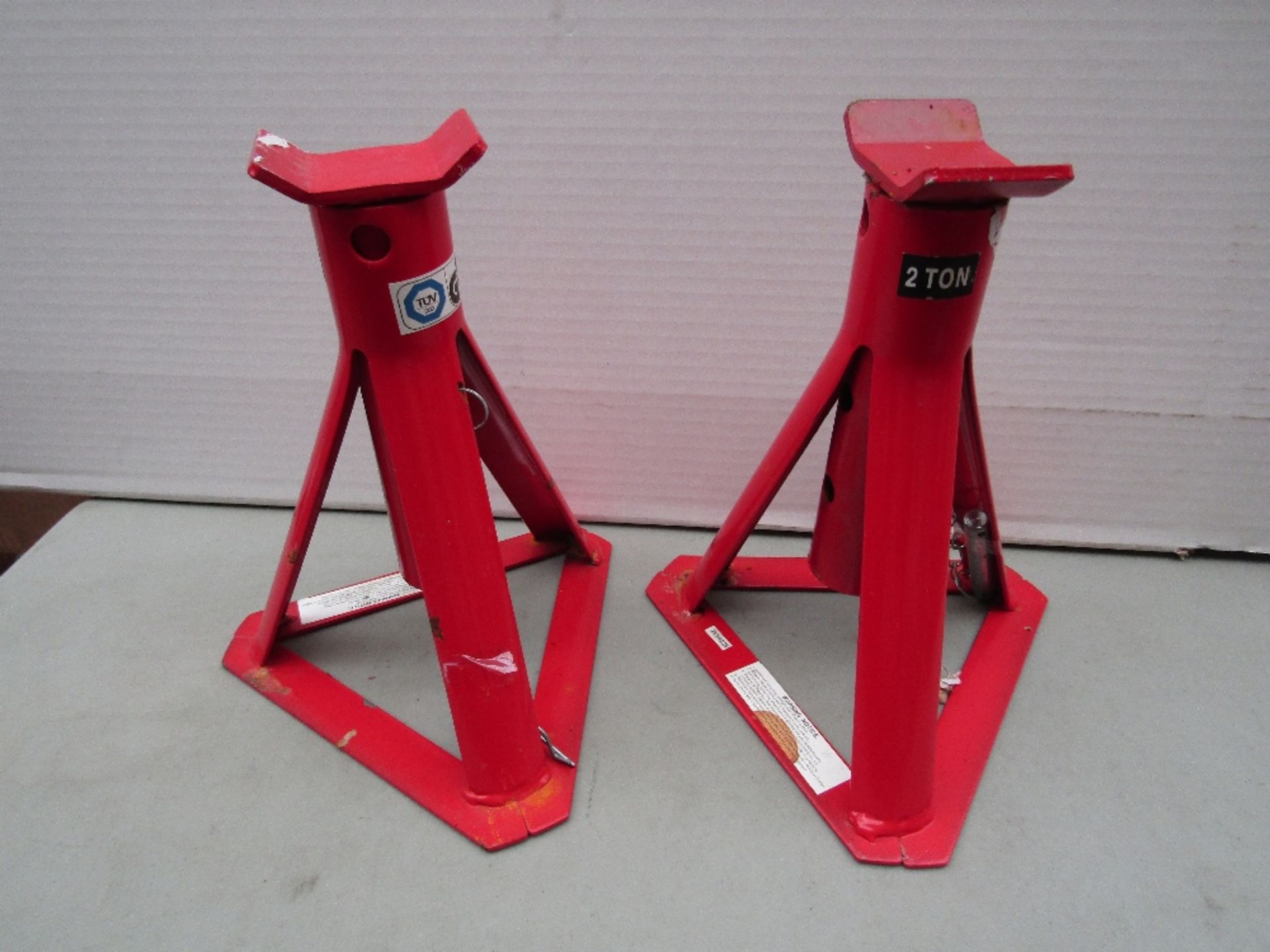 2 Tonne Adjustable Fixed Base Axle Stands. New.
