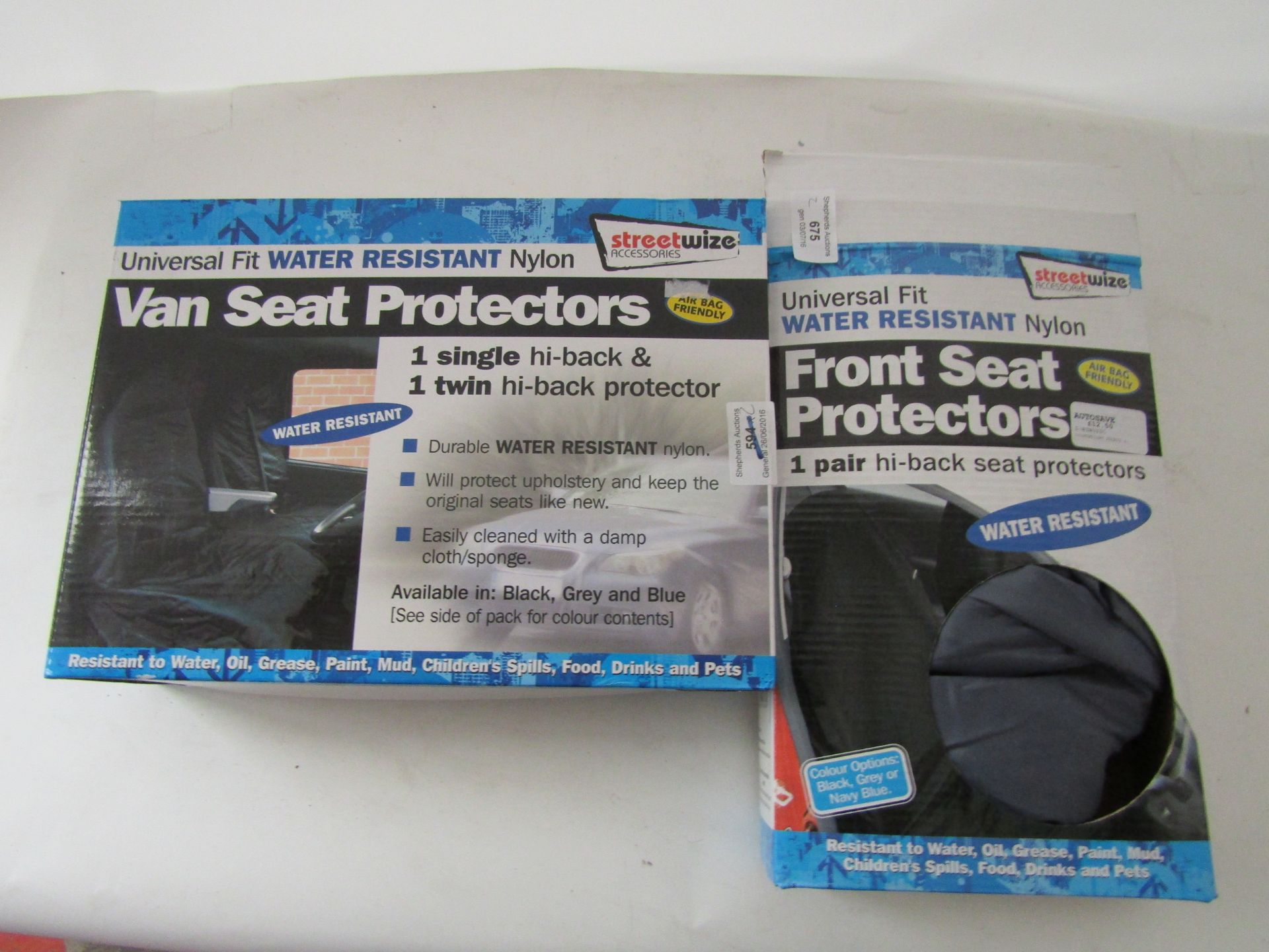 1x Streetwize Universal Fit Water Resistant Nylon Front Seat Protectors & 1x Streetwize Water